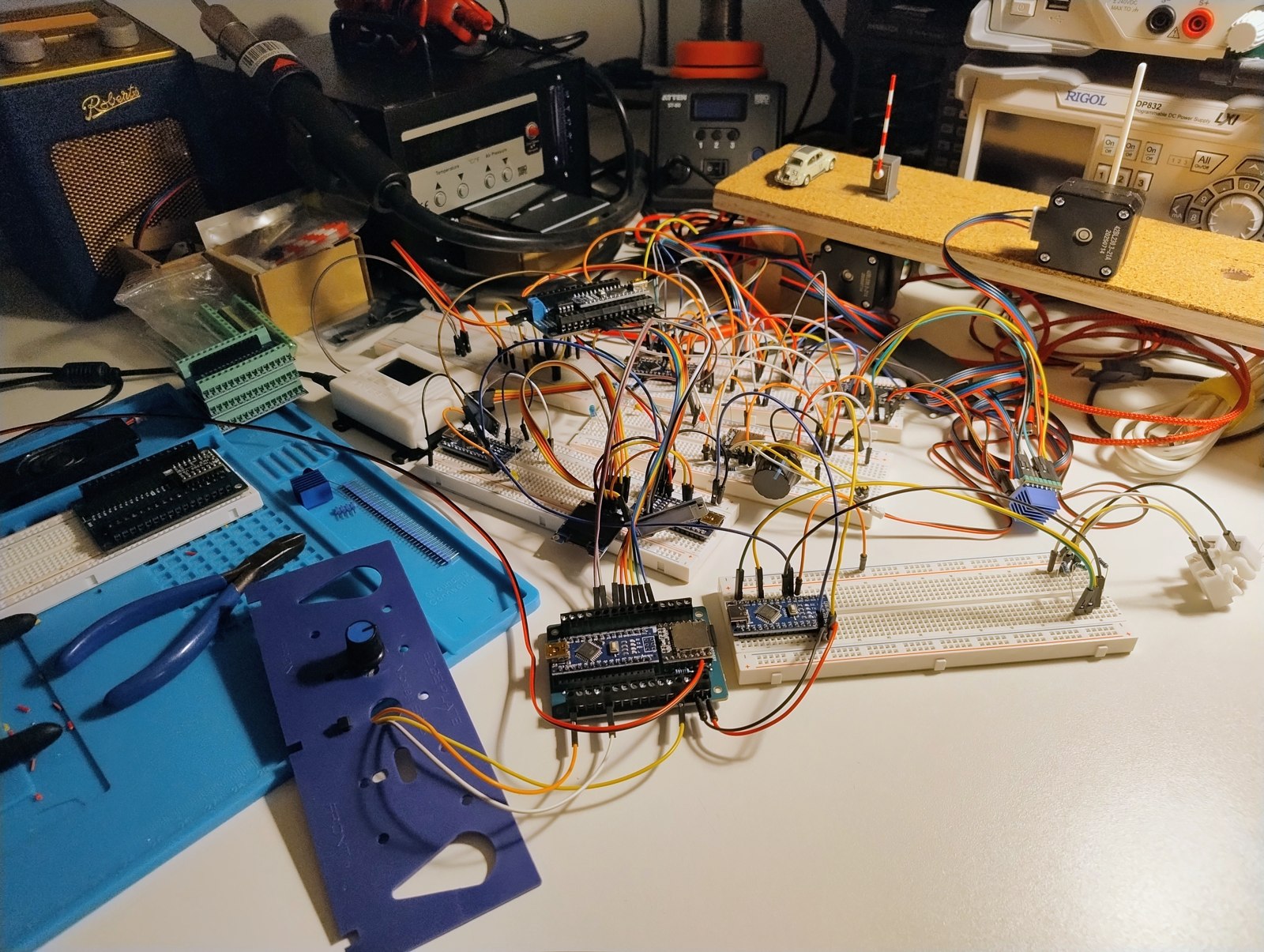 Breadboard prototyping for model railway level crossing automation