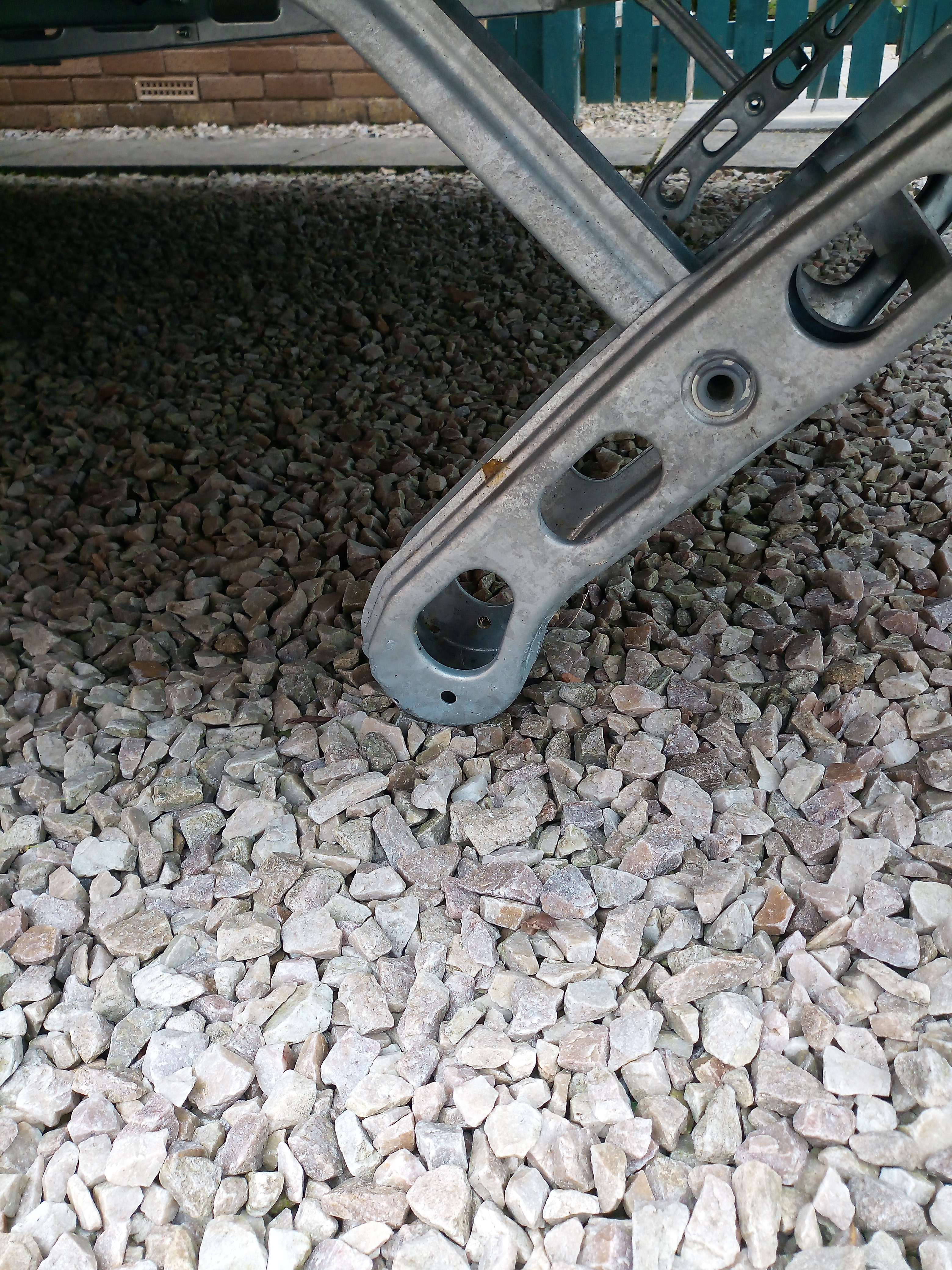 Standard supplied corner steady, with no foot fitted